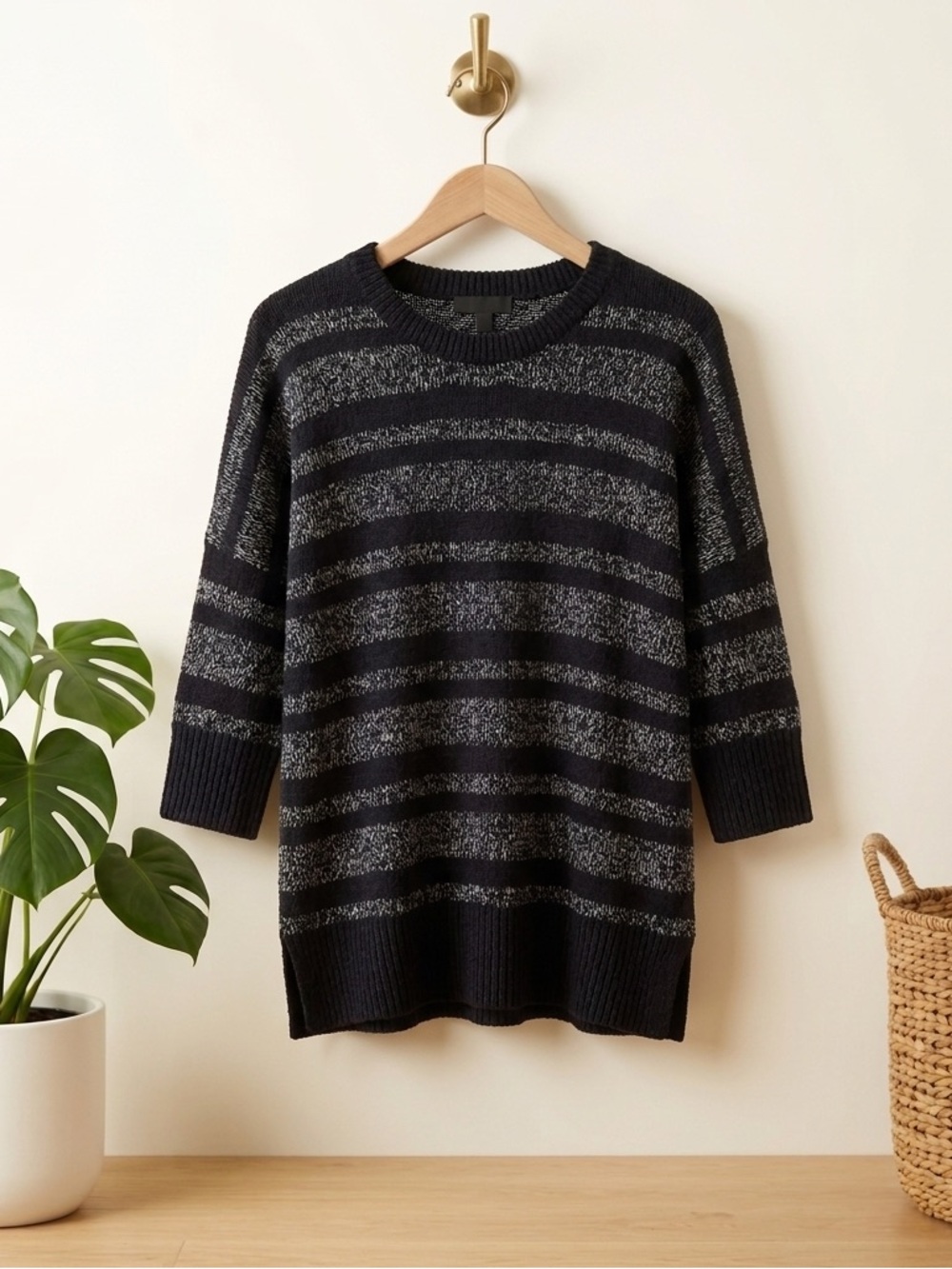 Theory 3/4 Sleeve Crew Neck Tunic Pull Over Side Slit